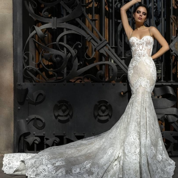 Mermaid style wedding dress - Picture 7 of 8